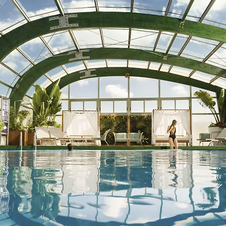Gran & Hotel 5*